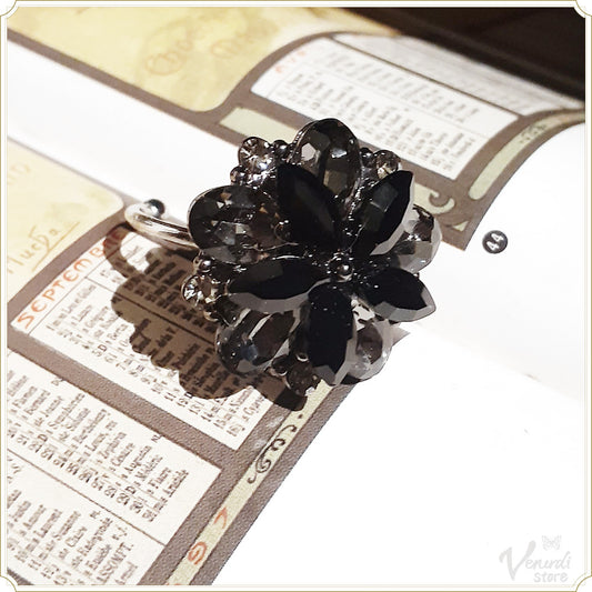 黒花のリング（フリーサイズ）