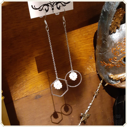 白い惑星 アシンメトリーピアス