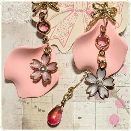 桜のアシンメトリーイヤリング