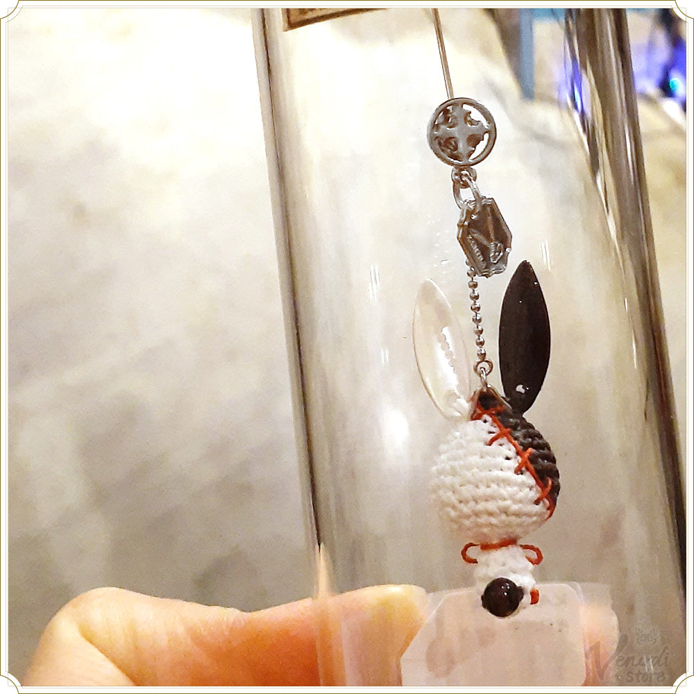 METALLINEN KANI 片耳 ポストピアス うさぎ ホワイト 編みぐるみ