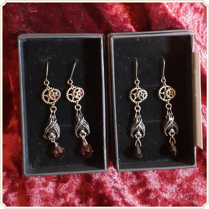 コウモリ　ピアス（黒/赤）