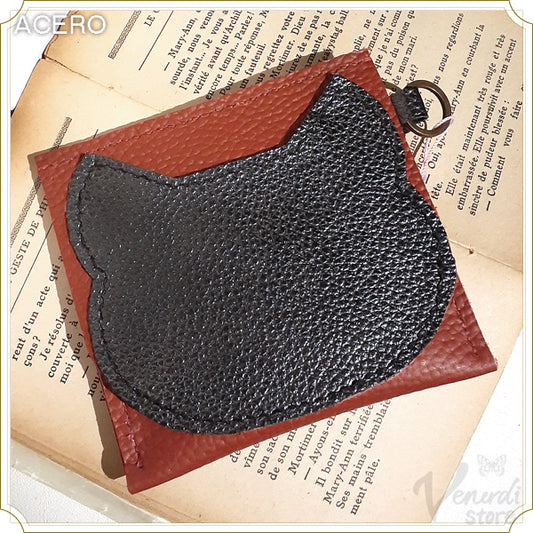 ネコ型赤黒ペタンコポーチ