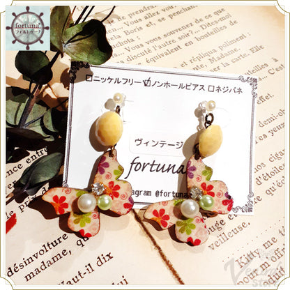 蝶のボタンピアス＆ノンホールピアス（ヴィンテージ）赤花柄