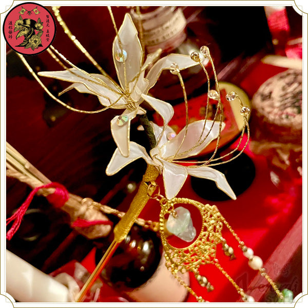 白彼岸花の天然石モチーフ簪