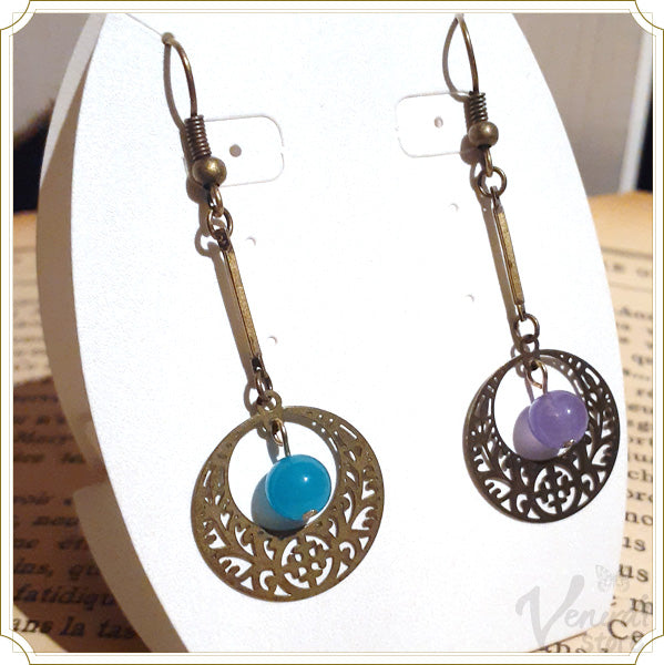 お月様とカルセドニーピアス