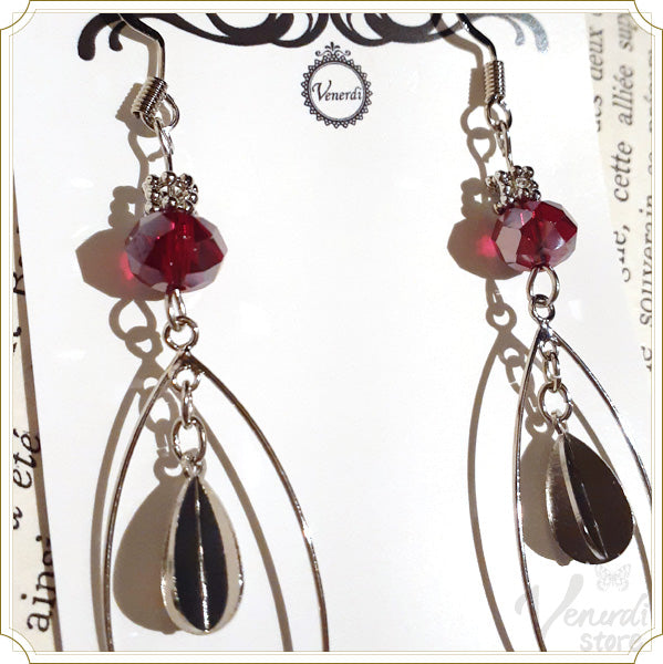 女王様のシンプルピアス