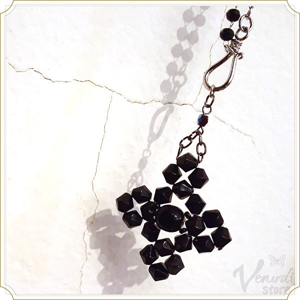 ビーズクロスペンダント ゴシック Black