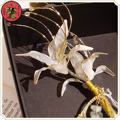 白彼岸花の天然石モチーフ簪