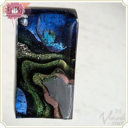 地層レジン・深海に煌めく幻の蝶のキーホルダー