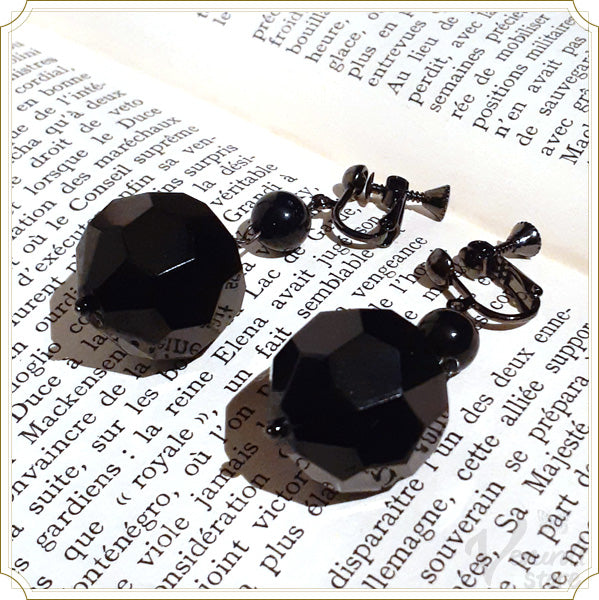 サーカス玉乗りイヤリング Black