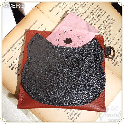 ネコ型赤黒ペタンコポーチ