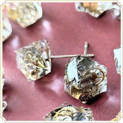 スチームパンク ピアス「ひと雫の宝石」