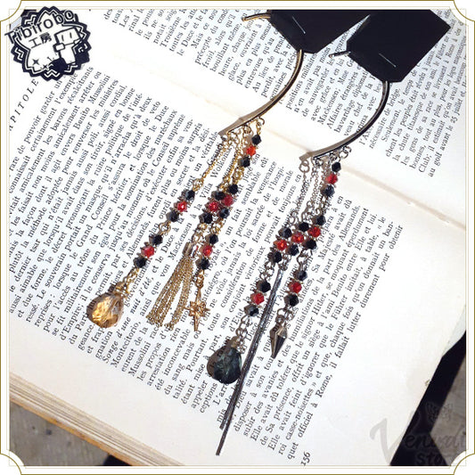 イヤーフック（黒×赤、ゴールド）