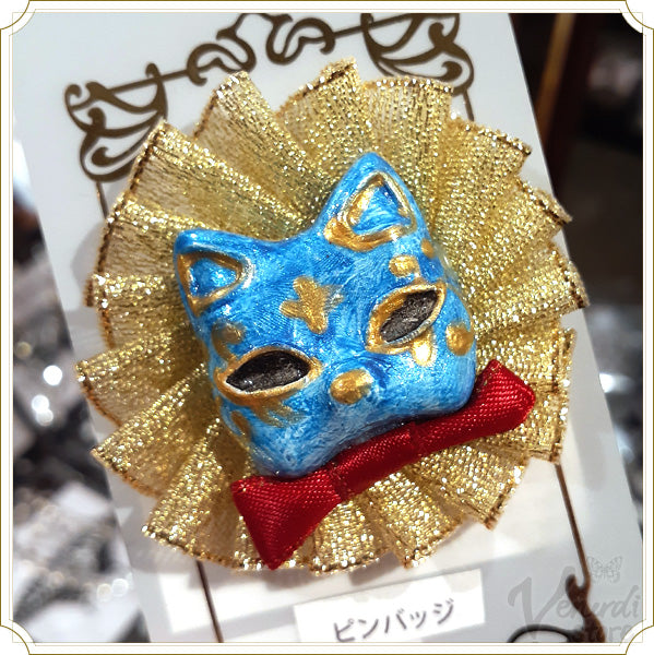 ネコ面ピンバッジ