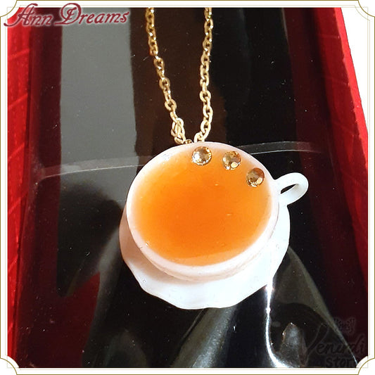 キラキラ輝く紅茶ネックレス