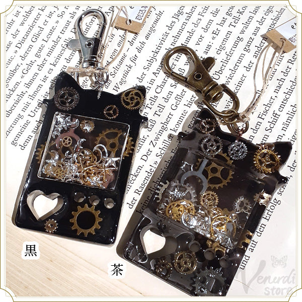 ネコ型ゲーム機のシャカシャカスチパンキーホルダー