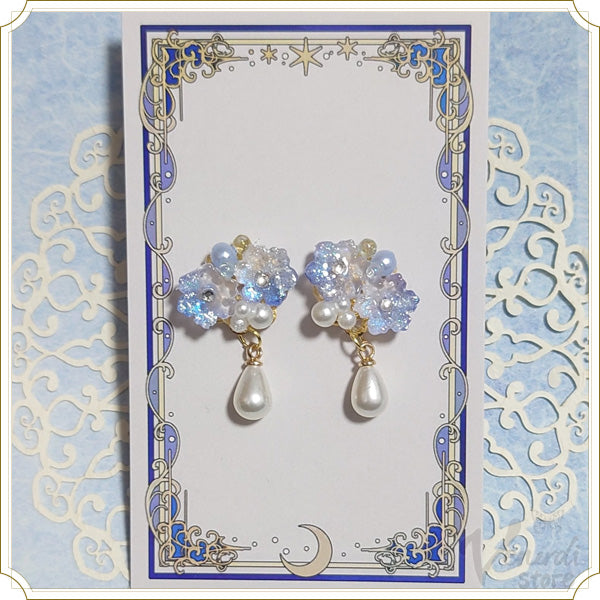 氷華のピアス(白・青)