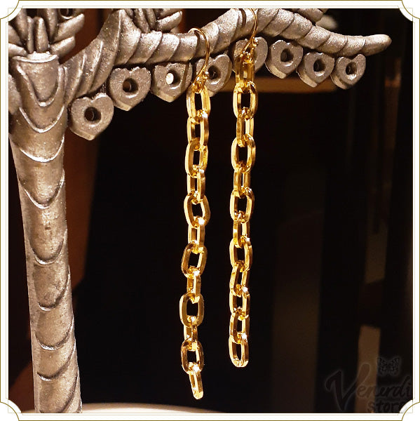 エアリーピアス ゴールドチェーン
