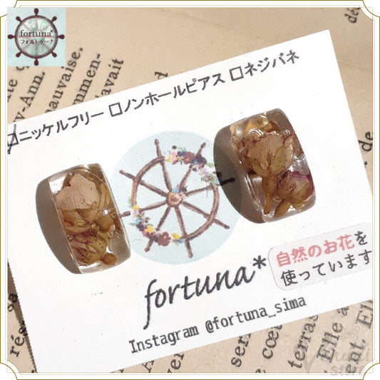 ミニバラのピアス
