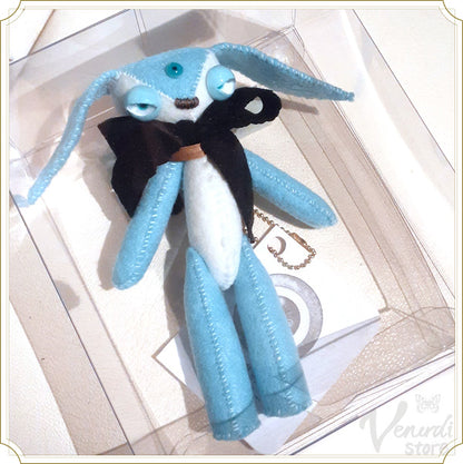 瞳の魔物キーホルダー(水色×白)
