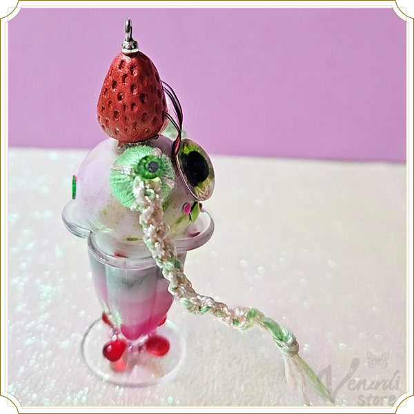 目玉人形 キーホルダー“いちぴこ”