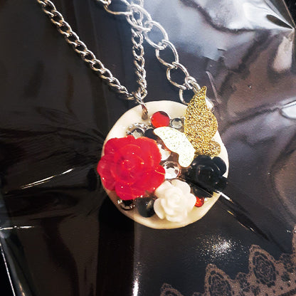 Butterfly's Rosarium ネックレス