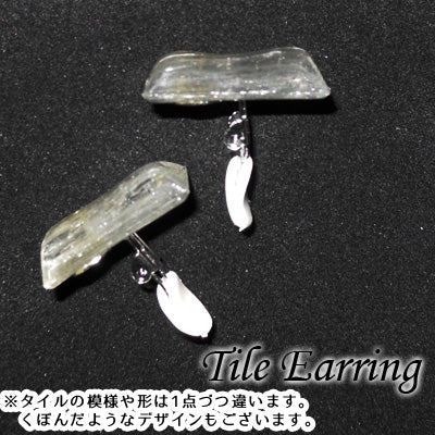 澄み渡るガラスタイルイヤリング ロング