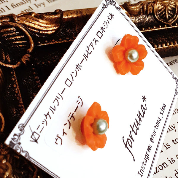 ヴィンテージミニフラワーピアス