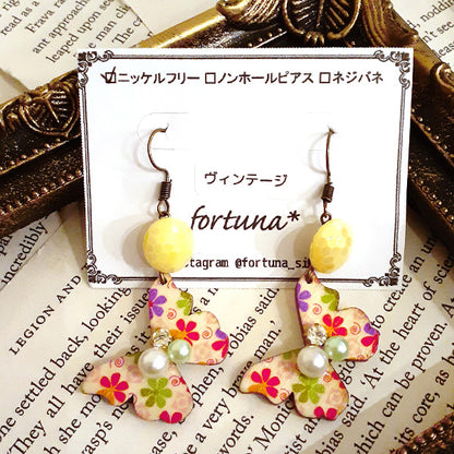 蝶のボタンピアス＆ノンホールピアス（ヴィンテージ）赤花柄